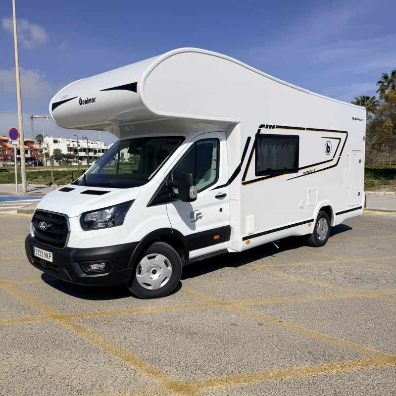 Ford cerca del mar